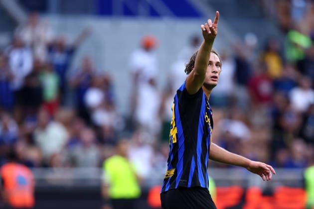 Serie A Fc Internazionale - Ac Monza Francesco Pio Esposito of Fc Internazionale celebrates after scoring a goal during the Serie A match beetween Fc Internazionale and Ac Monza at Stadio Giuseppe Meazza on August 22 2026 in Milan Italy . Milano Stadio Giuseppe Meazza Italy Copyright: xMarcoxCanonierox