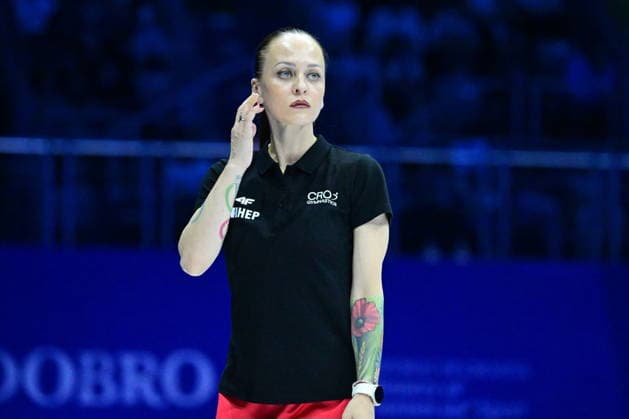 Zagreb, Croatia, 220826. 37th European Men s Artistic Gymnastics Championships, Individual Apparatus Finals at Arena Zagreb. In the photo: Horizontal Bar, Iryna Nadiuk, coach Croatia. Photo: Ivana Grgic CROPIX Copyright: xxIvanaxGrgicx xCROPIXx disciplina_preca6-220826