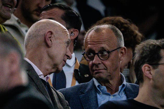 Bundeskanzler Friedrich Merz, Borussia Dortmund vs. FC Bayern Muenchen, Fussball, Franz Beckenbauer Supercup, 22.08.2026 DFB regulations prohibit any use of photographs as image sequences and or quasi-video Dortmund Nordrhein-Westfalen Deutschland *** Chancellor Friedrich Merz, Borussia Dortmund vs. FC Bayern Munich, Soccer, Franz Beckenbauer Super Cup, August 22, 2026. DFB regulations prohibit any use of photographs as image sequences and or quasi-video. Dortmund, North Rhine-Westphalia, Germany Copyright: xkolbert-press MarcxNiemeyerx