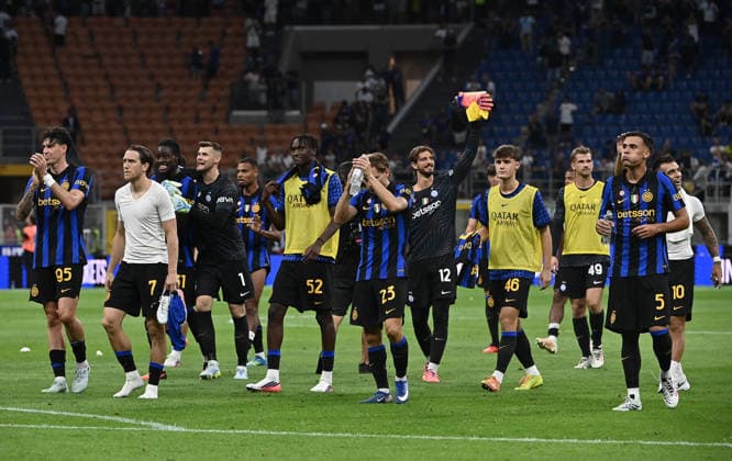 Inter Milan v Monza - Serie A MILAN, ITALY, AUGUST 22: Inter Milan s players celebrates at the end of the Italian Serie A football match between Inter Milan and Monza at San Siro Meazza stadium in Milan, Italy, on August 22, 2026. Isabella Bonotto Anadolu Milan Italy. Editorial use only. Please get in touch for any other usage.  Copyright: x2026xAnadoluxIsabellaxBonottox