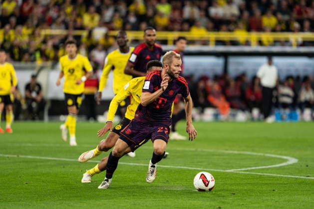22.08.2026, GER Deutschland, Fussball, Saison 2026 2027, Franz Beckenbauer Supercup - Borussia Dortmund vs FC Bayern München Muenchen Konrad Laimer (FC Bayern München Muenchen, 27) Einzelaktion; Ganzkörper Ganzkoerper ; Ball am Fuss; Dortmund Signal Iduna Park Nordrhein-Westfalen (NRW) Deutschland *** August 22, 2026, GER Germany, Soccer, 2026–2027 Season, Franz Beckenbauer Super Cup: Borussia Dortmund vs. FC Bayern Munich, Konrad Laimer (FC Bayern Munich), 27 individual plays, full-body movement, ball at his feet, Dortmund, Signal Iduna Park, North Rhine-Westphalia (NRW), Germany Copyright: xnordphotoxGmbHx xChristianxSchulzex