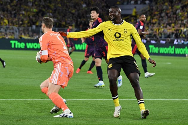 22.08.2026, xsltx, Fussball Franz Beckenbauer Supercup 2026, Borussia Dortmund - FC Bayern München v.l. Manuel Neuer (FC Bayern Muenchen) Serhou Guirassy (Borussia Dortmund) (DFL DFB REGULATIONS PROHIBIT ANY USE OF PHOTOGRAPHS as IMAGE SEQUENCES and or QUASI-VIDEO) Dortmund *** August 22, 2026, xsltx, Soccer Franz Beckenbauer Super Cup 2026, Borussia Dortmund vs. FC Bayern Munich, Manuel Neuer (FC Bayern Munich), Serhou Guirassy (Borussia Dortmund). DFL and DFB regulations prohibit any use of photographs as image sequences and or quasi-video. Dortmund