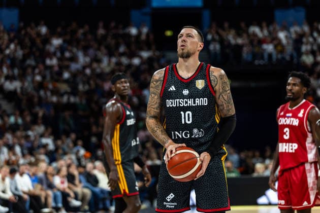 22.08.2026, GER, Turkish Airlines Supercup 2026, Hamburg, Finale, Deutschland-Kroatien Daniel Theis (Deutschland, 10) bei einem Freiwurf Hamburg Barclays Arena Hamburg Deutschland *** August 22, 2026, GER, Turkish Airlines Supercup 2026, Hamburg, Final, Germany vs. Croatia, Daniel Theis (Germany), 10 on a free throw, Hamburg Barclays Arena, Hamburg, Germany