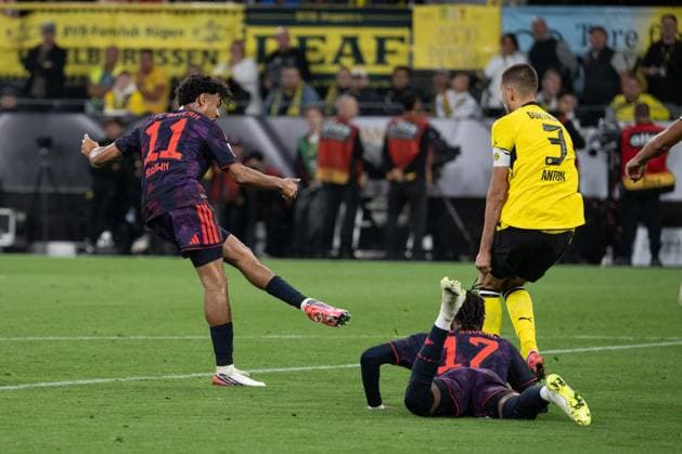 Tor zum 0:1 durch Nathaniel Brown 11 (FC Bayern Muenchen), Borussia Dortmund vs. FC Bayern Muenchen, Fussball, Franz Beckenbauer Supercup, 22.08.2026 DFB regulations prohibit any use of photographs as image sequences and or quasi-video Dortmund Nordrhein-Westfalen Deutschland *** Goal to make it 0–1 by Nathaniel Brown (11, FC Bayern Munich), Borussia Dortmund vs. FC Bayern Munich, Soccer, Franz Beckenbauer Super Cup, August 22, 2026. DFB regulations prohibit any use of photographs as image sequences and or quasi-video. Dortmund, North Rhine-Westphalia, Germany Copyright: xkolbert-press MarcxNiemeyerx