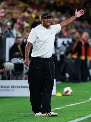 Franz Beckenbauer Supercup 2026 - Borussia Dortmund - FC Bayern München am 22.08.2026 im Signal Iduna Park in Dortmund, Trainer Vincent Kompany (Muenchen) reagiert an der Seitelinie. *** 2026 Franz Beckenbauer Super Cup: Borussia Dortmund vs. FC Bayern Munich on August 22, 2026, at Signal Iduna Park in Dortmund; Coach Vincent Kompany of Munich reacts from the sideline MH