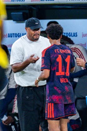 Supercup, Deutschland, Borussia Dortmund vs. FC Bayern München, 22.08.2026 im Signal Iduna Park Tor und Jubel zum 0:1 durch Nathaniel Brown mit Harry Kane und Joshua Kimmich und Vincent Kompany *** Super Cup, Germany, Borussia Dortmund vs. FC Bayern Munich, August 22, 2026, at Signal Iduna Park: Goal and celebration following the 0-1 score by Nathaniel Brown, with Harry Kane, Joshua Kimmich, and Vincent Kompany Copyright: xBahhoxKarax