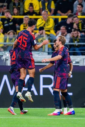 Supercup, Deutschland, Borussia Dortmund vs. FC Bayern München, 22.08.2026 im Signal Iduna Park Tor und Jubel zum 0:1 durch Nathaniel Brown mit Harry Kane und Joshua Kimmich *** Super Cup, Germany, Borussia Dortmund vs. FC Bayern Munich, August 22, 2026, at Signal Iduna Park: Goal and celebration following the 0-1 score by Nathaniel Brown, with Harry Kane and Joshua Kimmich Copyright: xBahhoxKarax