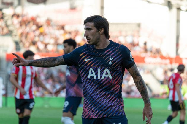 Sandro Tonali looking on during the match between Brentford and Tottenham Hotspur at the Gtech Community Stadium in Brentford, London UK (Elliot Legg Sports Press Photo)  Copyright: x(ElliotxLegg SportsxPressxPhoto)x Sportspressphoto_SPR212666