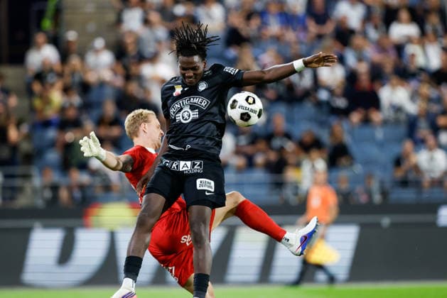 SOCCER - BL, Sturm vs A.Lustenau GRAZ,AUSTRIA,22.AUG.26 - SOCCER - ADMIRAL Bundesliga, SK Sturm Graz vs SC Austria Lustenau. Image shows Seedy Tijan Jatta (Sturm) and Domenik Schierl (A.Lustenau).  GEPAxpictures xJamesxDoak