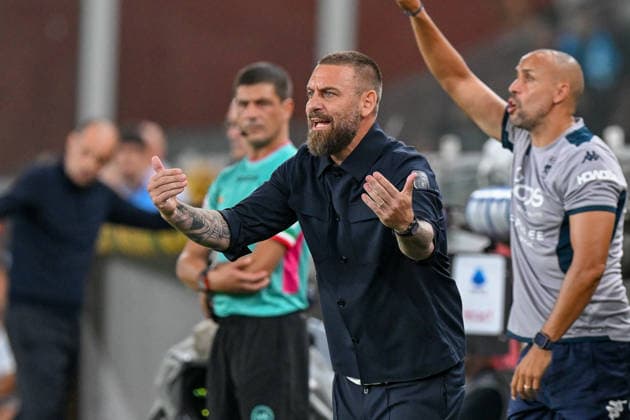 GenoaÕs head coach Daniele De Rossi during the Serie A soccer match between Genoa and Napoli at the Luigi Ferraris Stadium in Genoa, Italy - Saturday, August 22, 2026. - Soccer .  Copyright: xTanoxPecoraro LaPressex
