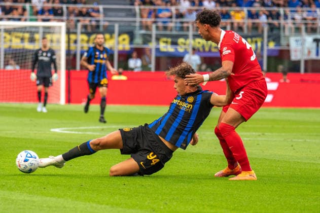 SOCCER - Serie A - Inter - FC Internazionale vs. AC Monza Photo by IPA ABACAPRESS.COM87700689 - Pio Esposito and Lorenzo Lucchesi during the Serie A match between FC Internazionale and AC Monza at Stadio Giuseppe Meazza in Milan, Italy, on August 22, 2026. Milan Italy  Copyright: xIPAxSport ABACAx