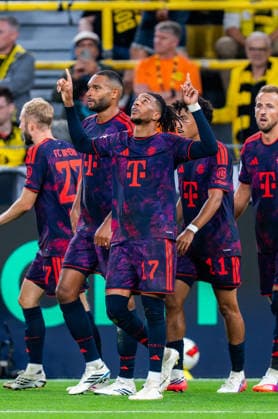Supercup, Deutschland, Borussia Dortmund vs. FC Bayern München, 22.08.2026 im Signal Iduna Park Tor und Jubel zum 0:2 durch Michael Olise Jubel mit Harry Kane Joshua Kimmich Jonathan Tah Nathaniel Brown Aleksandar Pavlovic *** Super Cup, Germany, Borussia Dortmund vs. FC Bayern Munich, August 22, 2026, at Signal Iduna Park: Goal and celebration after Michael Olise s 0-2 goal; celebration with Harry Kane, Joshua Kimmich, Jonathan Tah, Nathaniel Brown, and Aleksandar Pavlovic Copyright: xBahhoxKarax