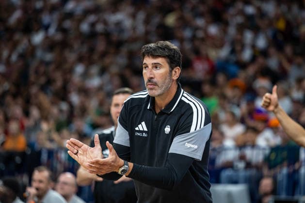 Basketball Hamburg 22.08.2026 Turkish Airlines Supercup 2026 Finale Deutschland (GER) - Kroatien (CRO) Alex Mumbru (Deutschland, Bundestrainer) *** Basketball Hamburg, August 22, 2026 Turkish Airlines Supercup 2026 Final: Germany (GER) vs. Croatia (CRO) Alex Mumbru, Germany, National Team Coach