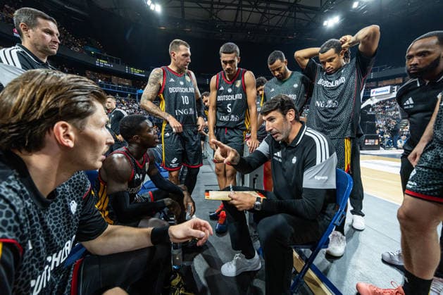 Basketball Hamburg 22.08.2026 Turkish Airlines Supercup 2026 Finale Deutschland (GER) - Kroatien (CRO) Alex Mumbru (Deutschland, Bundestrainer) *** Basketball Hamburg, August 22, 2026; Turkish Airlines Supercup 2026 Final: Germany (GER) vs. Croatia (CRO); Alex Mumbru, Germany, National Team Coach