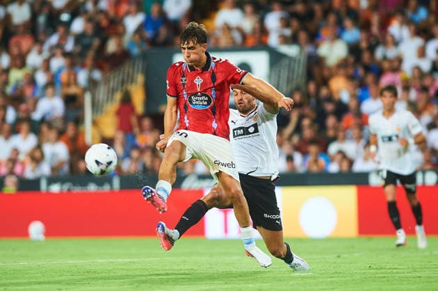 Javi Rodriguez (RC Celta Vigo) and Hugo Duro (Valencia CF) during the LaLiga EA Sports match between Valencia CF and RC Celta de Vigo at Mestalla on August 22, 2026 in Valencia, Spain. - *** Javi Rodriguez of RC Celta Vigo and Hugo Duro of Valencia CF during the LaLiga EA Sports match between Valencia CF and RC Celta de Vigo at Mestalla on August 22, 2026, in Valencia, Spain