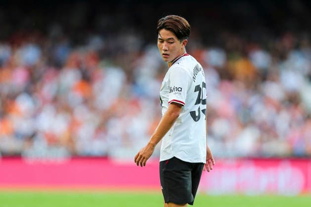August 22, 2026, Valencia, Valencia, SPAIN: Ryunosuke Sato of Valencia CF looks on during the Spanish league, LaLiga EA Sports, football match played between Valencia CF and RC Celta de Vigo at Mestalla stadium on August 22, 2026, in Valencia, Spain. Valencia SPAIN - ZUMAa181 20260822_zaa_a181_175 Copyright: xIvanxTerronx
