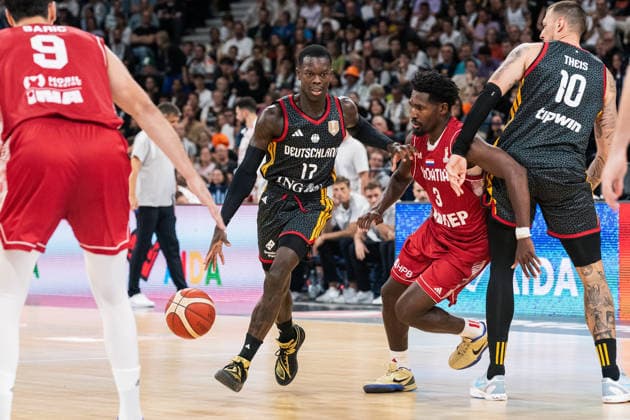 Basketball, Turkish Airlines Supercup 2026, Türkei - Kroatien, Barclays Arena (Hamburg), 22.08.2026, Finale Dennis Schröder ( 17, DEUTSCHLAND, Teamkapitän, Point Guard, Cleveland Cavaliers), Jaleen Smith ( 3, KROATIEN, Guard, Türk Telekom Ankara) *** Basketball, 2026 Turkish Airlines Super Cup, Turkey vs. Croatia, Barclays Arena, Hamburg, August 22, 2026, Final: Dennis Schröder 17, GERMANY, team captain, point guard, Cleveland Cavaliers; Jaleen Smith 3, CROATIA, guard, Türk Telekom Ankara