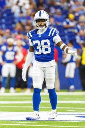 Aug 22, 2026; Indianapolis, Indiana, USA; Indianapolis Colts safety Jonathan Owens (38) looks on during NFL, American Football Herren, USA preseason game action against the Atlanta Falcons at Lucas Oil Stadium. Mandatory Credit: -Cal Media NFL 2026: Falcons Vs Colts AUG 22  - ZUMAc04_ 20260822_zma_c04_010 Copyright: xJohnxMersitsx