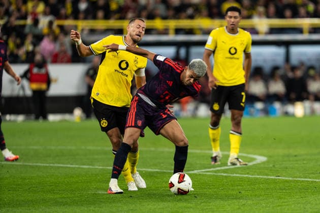 22.08.2026, GER Deutschland, Fussball, Saison 2026 2027, Franz Beckenbauer Supercup - Borussia Dortmund vs FC Bayern München Muenchen Zweikampf zwischen Luis Diaz Diaz (FC Bayern München Muenchen, 14) und Waldemar Anton (Borussia Dortmund, 3) Dortmund Signal Iduna Park Nordrhein-Westfalen (NRW) Deutschland *** August 22, 2026, GER Germany, Soccer, 2026–2027 season, Franz Beckenbauer Super Cup: Borussia Dortmund vs. FC Bayern Munich. Head-to-head matchup between Luis Diaz (FC Bayern Munich, 14) and Waldemar Anton (Borussia Dortmund, 3) at Signal Iduna Park in Dortmund, North Rhine-Westphalia (NRW), Germany Copyright: xnordphotoxGmbHx xChristianxSchulzex