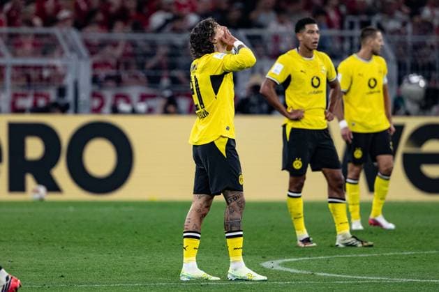 Torjubel zum 1:2 durch Fabio Silva 21 (Borussia Dortmund), Borussia Dortmund vs. FC Bayern Muenchen, Fussball, Franz Beckenbauer Supercup, 22.08.2026 DFB regulations prohibit any use of photographs as image sequences and or quasi-video Dortmund Nordrhein-Westfalen Deutschland *** Goal celebration for the 1-2 goal by Fabio Silva, 21, Borussia Dortmund; Borussia Dortmund vs. FC Bayern Munich, soccer, Franz Beckenbauer Super Cup, August 22, 2026. DFB regulations prohibit any use of photographs as image sequences and or quasi-video. Dortmund, North Rhine-Westphalia, Germany Copyright: xkolbert-press MarcxNiemeyerx