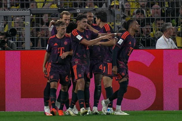 Michael Olise (Bayern 17) jubelt nach dem Tor zum 0:2 mit der Mannschaft 22.08.2026 ¢ Fussball ¢ Borussia Dortmund vs FC Bayern München ¢ Super Cup, Signal Iduna Park, Dortmund, DFB DFL REGULATIONS PROHIBIT ANY USE OF PHOTOGRAPHS AS IMAGE SEQUENCES AND OR QUASI-VIDEO NRW Germany *** Michael Olise (Bayern 17) celebrates with his teammates after scoring the goal to make it 0–2 on August 22, 2026 ¢ Soccer ¢ Borussia Dortmund vs. FC Bayern Munich ¢ Super Cup, Signal Iduna Park, Dortmund, DFB and DFL regulations prohibit any use of photographs as image sequences and or quasi-video. NRW, Germany Copyright: xpepphotox xSaschaxWeizx pep00321, pep_20260822_hm