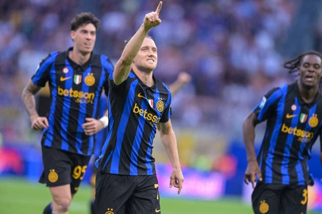 FC Internazionale v AC Monza - Serie A 2026 27 Piotr Zielinski of FC Internazionale celebrates the 2-1 goal during the Serie A Enilive 2026 27 match between Inter and Monza at San Siro Stadium in Milan, Italy, on August 22, 2026. Milano Italy  Copyright: xAndreaxxAmatox originalFilename:amato-notitle260822_npU1y.jpg