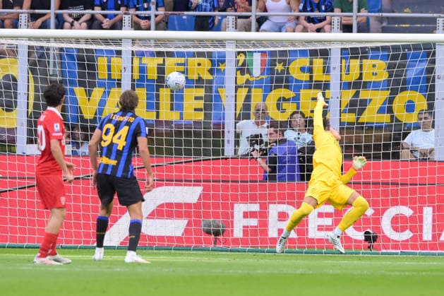 FC Internazionale v AC Monza - Serie A 2026 27 Hakan Calhanoglu of FC Internazionale celebrates the 1-0 goal during the Serie A Enilive 2026 27 match between Inter and Monza at San Siro Stadium in Milan, Italy, on August 22, 2026. Milano Italy  Copyright: xAndreaxxAmatox originalFilename:amato-notitle260822_npTXy.jpg
