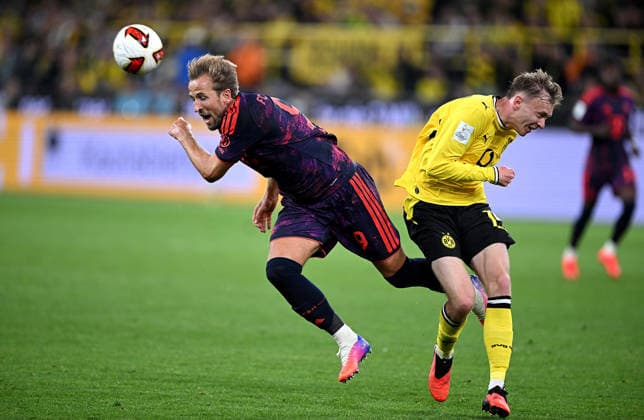 Fussball Supercup Saison 2026 2027 22.08.2026 Borussia Dortmund - FC Bayern Muenchen Harry Kane (li, FC Bayern Muenchen) gegen Maximilian Beier (re, Borussia Dortmund) *** Soccer Super Cup, 2026–2027 Season, August 22, 2026: Borussia Dortmund vs. FC Bayern Munich; Harry Kane (left), FC Bayern Munich, vs. Maximilian Beier (right), Borussia Dortmund