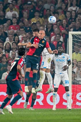 GenoaÕs Leo Skiri Ostigard jumps for the ball during the Serie A soccer match between Genoa and Napoli at the Luigi Ferraris Stadium in Genoa, Italy - Saturday, August 22, 2026. - Soccer .  Copyright: xTanoxPecoraro LaPressex