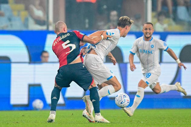 GenoaÕs Leo Skiri Ostigard fights for the ball during the Serie A soccer match between Genoa and Napoli at the Luigi Ferraris Stadium in Genoa, Italy - Saturday, August 22, 2026. - Soccer .  Copyright: xTanoxPecoraro LaPressex