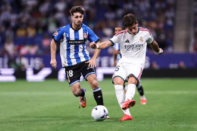 August 22, 2026, Cornella, Barcelona, SPAIN: Arda Guler of Real Madrid CF and Javi Hernandez of RCD Espanyol in action during the Spanish league, LaLiga EA Sports, football match played between RCD Espanyol and Real Madrid CF at RCDE Stadium on August 22, 2026 in Cornella, Spain. RCD Espanyol V Real Madrid CF - LaLiga EA Sports  - ZUMAa181 20260822_zaa_a181_275 Copyright: xJavierxBorregox