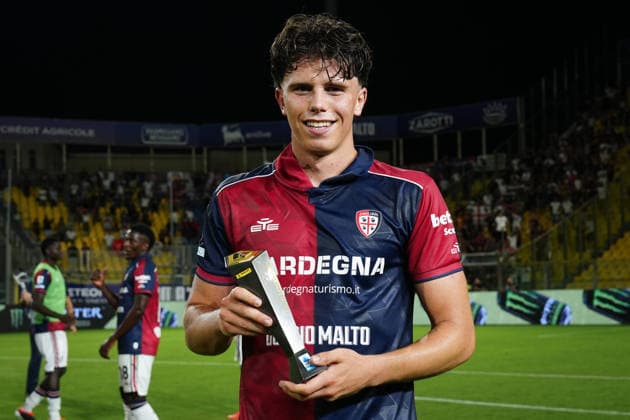 CagliariÕs Alessandro Romano Panini Player of the match at the end of the Serie A soccer match between Parma and Cagliari at Ennio Tardini Stadium in Parma, North Italy, Saturday, August 22, 2026. Soccer  Copyright: xMassimoxPaolone LaPressex