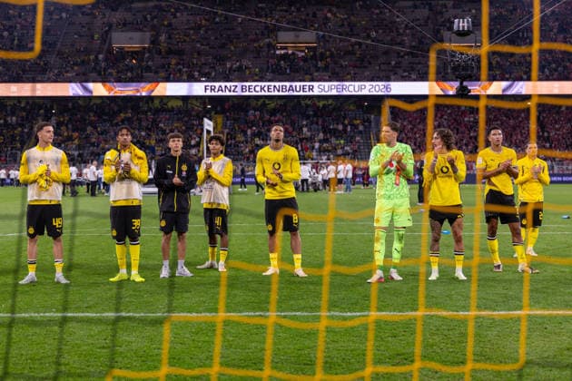 22.08.2026, Fussball, Franz Beckenbauer Supercup 2026, Borussia Dortmund - FC Bayern München. v. l. Luca Reggiani (Borussia Dortmund), Filipo Mane (Borussia Dortmund), Samuele Inacio (Borussia Dortmund), Mathis Albert (Borussia Dortmund), Felix Nmecha (Borussia Dortmund), Torwart Gregor Kobel (Borussia Dortmund), Fabio Silva (Borussia Dortmund), Jobe Bellingham (Borussia Dortmund), Marcel Sabitzer (Borussia Dortmund). Dortmund Signal Iduna Park NRW Deutschland xRHR-FOTO DEx *** August 22, 2026, Soccer, 2026 Franz Beckenbauer Super Cup, Borussia Dortmund vs. FC Bayern Munich: Luca Reggiani (Borussia Dortmund), Filipo Mane (Borussia Dortmund), Samuele Inacio, Borussia Dortmund; Mathis Albert, Borussia Dortmund; Felix Nmecha, Borussia Dortmund; Goalie Gregor Kobel, Borussia Dortmund; Fabio Silva, Borussia Dortmund; Jobe Bellingham, Borussia Dortmund; Marcel Sabitzer, Borussia Dortmund; Dortmund, Signal Iduna Park, North Rhine-Westphalia, Germany; xRHR PHOTO DEx Copyright: DennisxEwert RHR-FOTOx RHR-FOTO DE