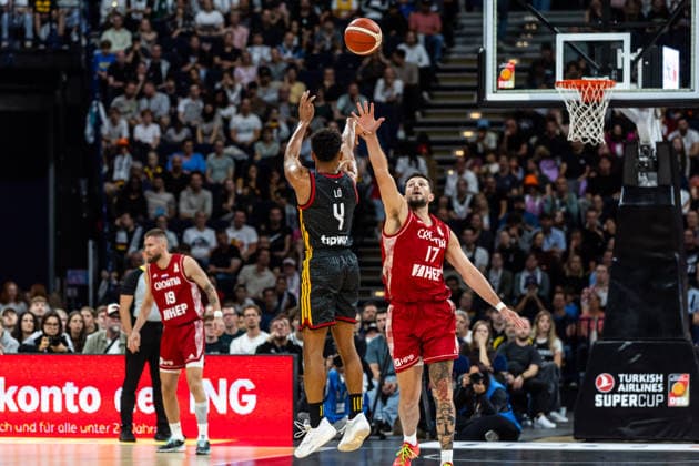22.08.2026, GER, Turkish Airlines Supercup 2026, Hamburg, Finale, Deutschland-Kroatien Maodo Lo (Deutschland, 4), Karlo Matkovic (Kroatien, 17) Hamburg Barclays Arena Hamburg Deutschland *** August 22, 2026, GER, 2026 Turkish Airlines Super Cup, Hamburg, Final, Germany vs. Croatia; Maodo Lo (Germany), 4; Karlo Matkovic (Croatia), 17; Hamburg Barclays Arena, Hamburg, Germany