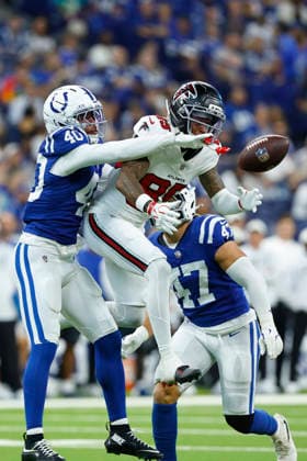 INDIANAPOLIS, IN - AUGUST 22: Indianapolis Colts cornerback Jaylon Jones (40) breaks up the pass to Atlanta Falcons wide receiver Keelan Marion (85) in the second half of play during a pre season game between the Atlanta Falcons and the Indianapolis Colts on August 22, 2026 at Lucas Oil Stadium in Indianapolis, IN. (Photo by Jeffrey Brown Icon Sportswire) NFL, American Football Herren, USA AUG 22 Falcons at Colts EDITORIAL USE ONLY Icon082226024