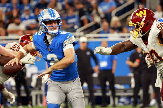 Washington Commanders vs Detroit Lions DETROIT,MICHIGAN-AUGUST 22: Detroit Lions quarterback Luke Altmyer (2) looks to pass under the pressure of Washington Commanders defensive tackle Ricky Barber (50) during the second half of an NFL, American Football Herren, USA preseason football game between the Washington Commanders and the Detroit Lions in Detroit, Michigan USA, on Saturday, August 22, 2026 Detroit Michigan United States  Copyright: xAmyxLemusx originalFilename:lemus-washingt260822_npIBq.jpg