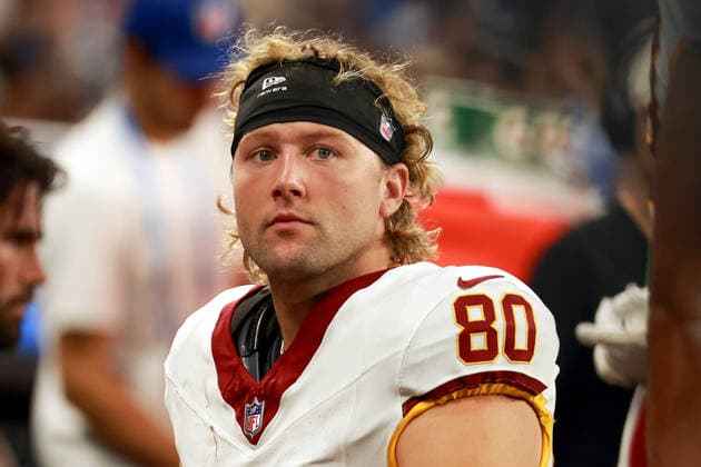 Washington Commanders vs Detroit Lions DETROIT,MICHIGAN-AUGUST 22: Washington Commanders tight end Colson Yankoff (80) waits on the sidelines during the second half of an NFL, American Football Herren, USA preseason football game between the Washington Commanders and the Detroit Lions in Detroit, Michigan USA, on Saturday, August 22, 2026 Detroit Michigan United States  Copyright: xAmyxLemusx originalFilename:lemus-washingt260822_npM8Z.jpg