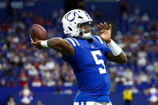 INDIANAPOLIS, IN - AUGUST 22: Indianapolis Colts quarterback Anthony Richardson Sr. (5) warms up before going in in the second half of play during a pre season game between the Atlanta Falcons and the Indianapolis Colts on August 22, 2026 at Lucas Oil Stadium in Indianapolis, IN. (Photo by Jeffrey Brown Icon Sportswire) NFL, American Football Herren, USA AUG 22 Falcons at Colts EDITORIAL USE ONLY Icon082226028