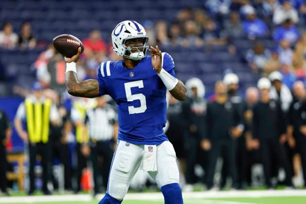 INDIANAPOLIS, IN - AUGUST 22:Indianapolis Colts quarterback Anthony Richardson Sr. (5) throws a pass in the second half of play during a pre season game between the Atlanta Falcons and the Indianapolis Colts on August 22, 2026 at Lucas Oil Stadium in Indianapolis, IN. (Photo by Jeffrey Brown Icon Sportswire) NFL, American Football Herren, USA AUG 22 Falcons at Colts EDITORIAL USE ONLY Icon082226029