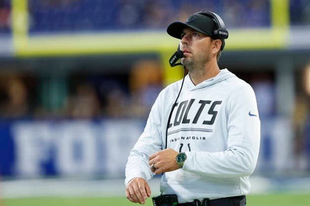 INDIANAPOLIS, IN - AUGUST 22: Indianapolis Colts head coach Shane Steichen watches the on field action in the second half of play during a pre season game between the Atlanta Falcons and the Indianapolis Colts on August 22, 2026 at Lucas Oil Stadium in Indianapolis, IN. (Photo by Jeffrey Brown Icon Sportswire) NFL, American Football Herren, USA AUG 22 Falcons at Colts EDITORIAL USE ONLY Icon082226031