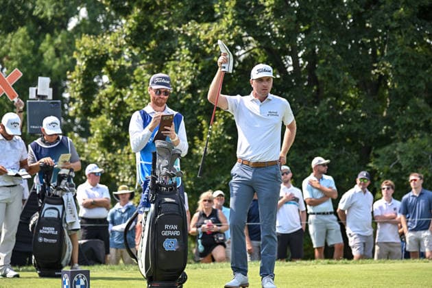 ST. LOUIS, MO - AUGUST 22: Ryan Gerard of the United States pulls out his driver on the 2nd tee during the third round of the PGA, Golf Herren BMW Championship ship on Saturday August 22nd, 2026 at Bellerive Country Club in Town and Country, MO (Photo by Rick Ulreich Icon Sportswire) GOLF: AUG 22 PGA BMW Championship EDITORIAL USE ONLY Icon260822648038