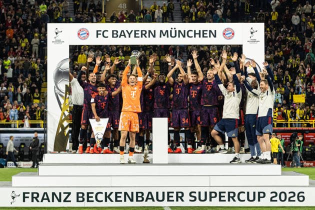 Franz-Beckenbauer-Supercup 2026: Borussia Dortmund - FC Bayern München; 22.08.2026 Siegerehrung, FC Bayern München gewinnt Franz-Beckenbauer-Supercup 2026. Die Spiller bejubeln Sieg. Manuel Neuer (FC Bayern München, 1) hält Pokal. Franz-Beckenbauer-Supercup 2026: Borussia Dortmund - FC Bayern München; Signal Iduna Park, Dortmund; 22.08.2026 *** 2026 Franz Beckenbauer Super Cup: Borussia Dortmund vs. FC Bayern Munich, August 22, 2026, Award Ceremony, FC Bayern Munich wins the 2026 Franz Beckenbauer Super Cup; the players celebrate the victory; Manuel Neuer of FC Bayern Munich (No. 1) holds the 2026 Franz Beckenbauer Super Cup trophy; Borussia Dortmund vs. FC Bayern Munich at Signal Iduna Park, Dortmund, August 22, 2026 Copyright: xBEAUTIFULxSPORTS Buriakovx
