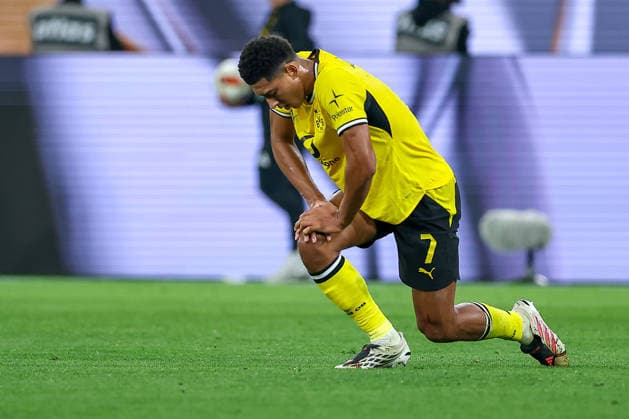 22.08.2026, Fußball, Borussia Dortmund - FC Bayern München, Signal Iduna Park, Saison 2026 2027: Enttäuschte Gesichter nach der 1:2 Niederlage des BVB. Jobe Bellingham (BVB 07) enttäuscht Enttäuschung auf dem Spielfeld DFB regulations prohibit any use of photographs as image sequences and or quasi-video. Nordrhein-Westfalen Deutschland *** August 22, 2026, Soccer, Borussia Dortmund vs. FC Bayern Munich, Signal Iduna Park, 2026–2027 Season: Disappointed faces after BVB’s 1–2 loss; Jobe Bellingham (BVB 07) disappointed; disappointment on the field. DFB regulations prohibit any use of photographs as image sequences and or quasi-video. North Rhine-Westphalia, Germany