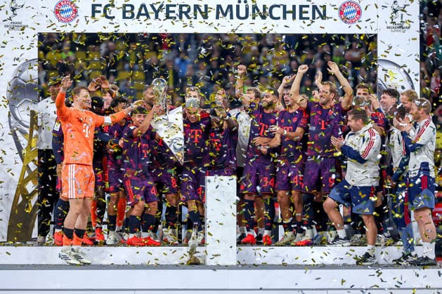 22.08.2026, Fußball, Borussia Dortmund - FC Bayern München, Signal Iduna Park, Saison 2026 2027: Maycon Cardozo (München 49) hebt den Pokal empor DFB regulations prohibit any use of photographs as image sequences and or quasi-video. Nordrhein-Westfalen Deutschland *** August 22, 2026, Soccer, Borussia Dortmund vs. FC Bayern Munich, Signal Iduna Park, 2026–2027 Season: Maycon Cardozo (Munich 49) lifts the trophy. DFB regulations prohibit any use of photographs as image sequences and or quasi-video. North Rhine-Westphalia, Germany