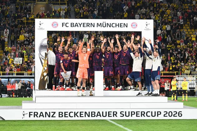 Siegerehrung fuer FC Bayern Muenchen Die Mannschaft jubelt mit dem Pokal, Jubel, jubeln, Freude, cheers, Fussball DFL Franz Beckenbauer Supercup 2026 Borussia Dortmund - FC Bayern Muenchen 1-2 am 22.08.2026 in Dortmund Deutschland. DFL regulations prohibit any use of photographs as image sequences and or quasi-video Â *** Award Ceremony for FC Bayern Munich: The team celebrates with the trophy, celebration, cheering, joy, cheers, soccer, DFL, Franz Beckenbauer, Super Cup 2026, Borussia Dortmund, FC Bayern Munich, 1–2 on August 22, 2026, in Dortmund, Germany. DFL regulations prohibit any use of photographs as image sequences and or quasi-video.