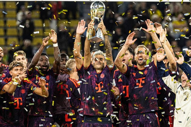 Franz-Beckenbauer-Supercup 2026: Borussia Dortmund - FC Bayern München; 22.08.2026 Luis Diaz (FC Bayern München, 14) mit dem Pokal. Siegerehrung, FC Bayern München gewinnt Franz-Beckenbauer-Supercup 2026. Die Spiller bejubeln Sieg. Franz-Beckenbauer-Supercup 2026: Borussia Dortmund - FC Bayern München; Signal Iduna Park, Dortmund; 22.08.2026 *** 2026 Franz Beckenbauer Super Cup: Borussia Dortmund vs. FC Bayern Munich, August 22, 2026; Luis Diaz of FC Bayern Munich, No. 14, with the trophy at the award ceremony, FC Bayern Munich wins the 2026 Franz Beckenbauer Super Cup; the players celebrate their victory in the 2026 Franz Beckenbauer Super Cup: Borussia Dortmund vs. FC Bayern Munich at Signal Iduna Park, Dortmund, August 22, 2026 Copyright: xBEAUTIFULxSPORTS Buriakovx