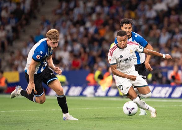ESP: LaLiga EA Sports RCD Espanyol de Barcelona v Real Madrid Kylian Mbappe of Real Madrid and Clemens Riedel of Espantol during LaLiga EA Sports match between RCDE Espanyol de Barcelona v Real Madrid played at RCDE Stadium, Cornella de Llobregat, Barcelona on August 22 2026 in Spain Spain Soccer *** ESP LaLiga EA Sports RCD Espanyol de Barcelona vs. Real Madrid: Kylian Mbappé of Real Madrid and Clemens Riedel of Espanyol during the LaLiga EA Sports match between RCDE Espanyol de Barcelona and Real Madrid, played at RCDE Stadium, Cornellà de Llobregat, Barcelona, on August 22, 2026, in Spain. Spanish Soccer Copyright: xAgenciaxLOFx