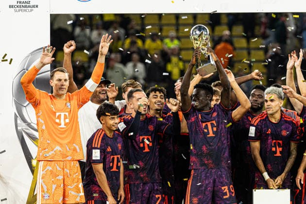 Franz-Beckenbauer-Supercup 2026: Borussia Dortmund - FC Bayern München; 22.08.2026 Bara Sapoko Ndiaye (FC Bayern München, 39) mit dem Pokal. Siegerehrung, FC Bayern München gewinnt Franz-Beckenbauer-Supercup 2026. Die Spiller bejubeln Sieg. Franz-Beckenbauer-Supercup 2026: Borussia Dortmund - FC Bayern München; Signal Iduna Park, Dortmund; 22.08.2026 *** 2026 Franz Beckenbauer Super Cup: Borussia Dortmund vs. FC Bayern Munich, August 22, 2026. Bara Sapoko Ndiaye of FC Bayern Munich, age 39, with the trophy at the award ceremony, FC Bayern Munich wins the 2026 Franz Beckenbauer Super Cup; the players celebrate their victory in the 2026 Franz Beckenbauer Super Cup: Borussia Dortmund vs. FC Bayern Munich at Signal Iduna Park, Dortmund, August 22, 2026 Copyright: xBEAUTIFULxSPORTS Buriakovx