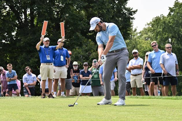 ST. LOUIS, MO - AUGUST 22: Patrick Cantlay of the United States hits his tee shot form the 2nd hole during the third round of the PGA, Golf Herren BMW Championship ship on Saturday August 22nd, 2026 at Bellerive Country Club in Town and Country, MO (Photo by Rick Ulreich Icon Sportswire) GOLF: AUG 22 PGA BMW Championship EDITORIAL USE ONLY Icon2608226933360