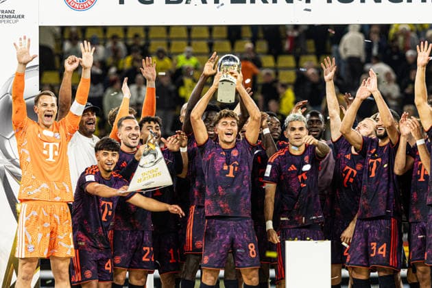 Franz-Beckenbauer-Supercup 2026: Borussia Dortmund - FC Bayern München; 22.08.2026 Tom Bischof (FC Bayern München, 8) mit dem Pokal. Siegerehrung, FC Bayern München gewinnt Franz-Beckenbauer-Supercup 2026. Die Spiller bejubeln Sieg. Franz-Beckenbauer-Supercup 2026: Borussia Dortmund - FC Bayern München; Signal Iduna Park, Dortmund; 22.08.2026 *** 2026 Franz Beckenbauer Super Cup: Borussia Dortmund vs. FC Bayern Munich, August 22, 2026; Tom Bischof of FC Bayern Munich, No. 8, with the trophy at the award ceremony, FC Bayern Munich wins the 2026 Franz Beckenbauer Super Cup; the players celebrate their victory in the 2026 Franz Beckenbauer Super Cup: Borussia Dortmund vs. FC Bayern Munich at Signal Iduna Park, Dortmund, August 22, 2026 Copyright: xBEAUTIFULxSPORTS Buriakovx